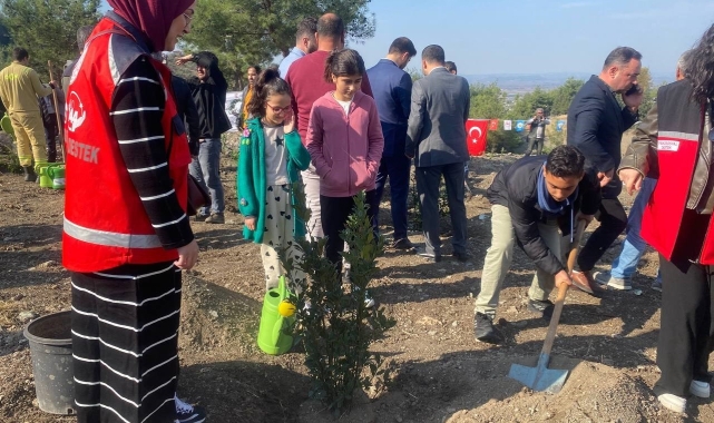 Osmaniye'de bin fidan toprakla buluşturuldu