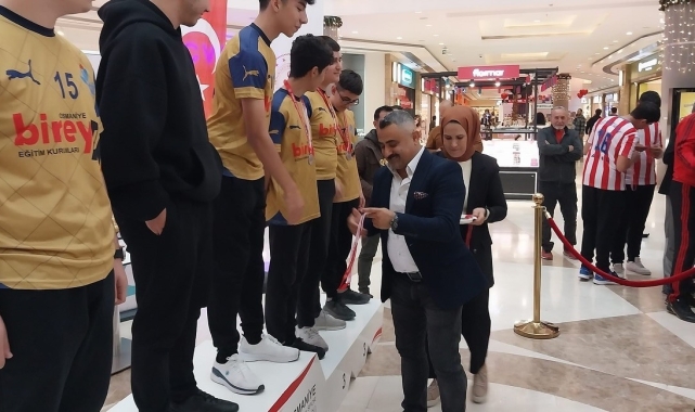 Osmaniye'de okullar arası bowling turnuvası sona erdi