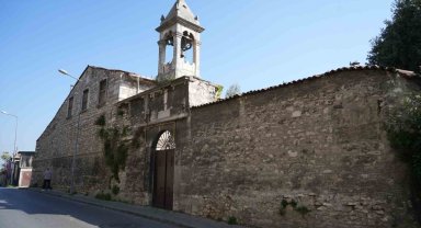 Osmanlı Cihan Devleti'nin yaşattığı etnik çeşitliliğin simgesi olan Ayios Nikolaos Kilisesi havadan görüntülendi