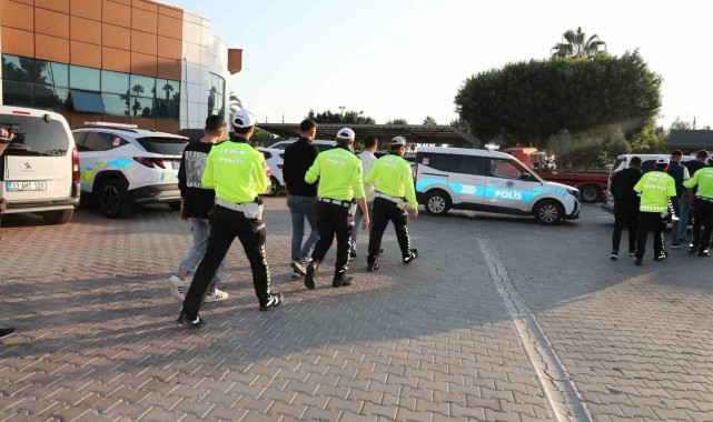 Otobanda düğün eğlencesi kötü bitti: 26 bin TL ceza kesildi, 3 araç trafikten men edildi