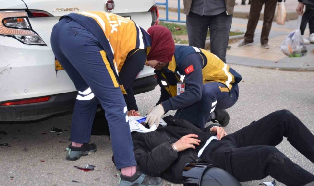 Otomobil ile motosikletin çarpışması sonucu 1 kişi yaralandı
