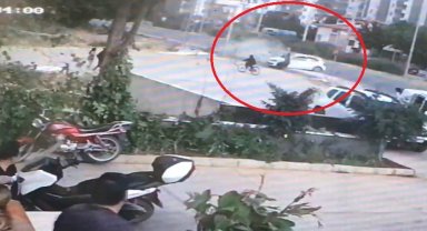 Otomobil yoldan çıktı kaldırımda yürüyen kadını öldürdü