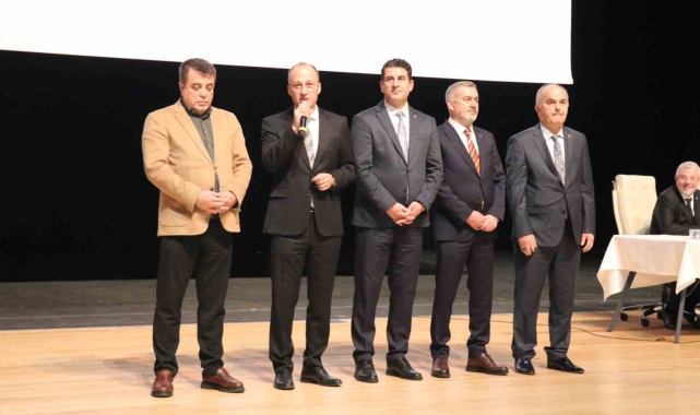 Pamukkale AK Parti'de Başkan Özpek güven tazeledi