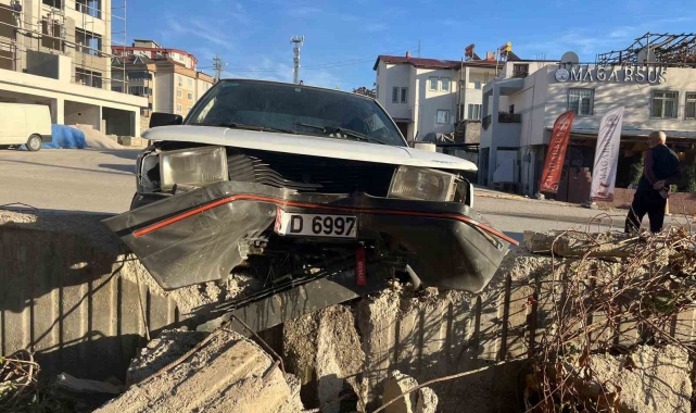 Polisin 'dur' ihtarına uymayarak kaçan sürücü kaza yapınca yakalandı