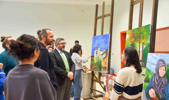 Rektör Kaplancıklı, resim atölyesini gezdi
