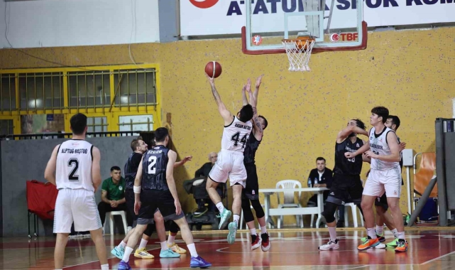 Sakarya Büyükşehir basket takımı İstanbul ekibini ağırlıyor