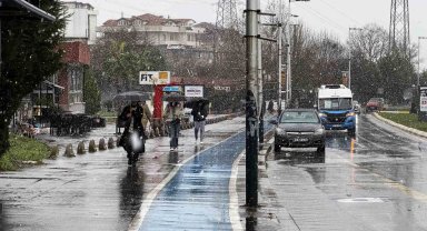 Sakarya'da lapa lapa kar yağışı