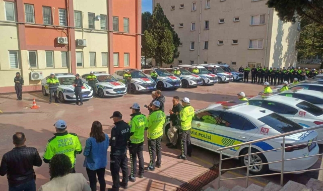 Salihli Emniyetine 17 yeni araç