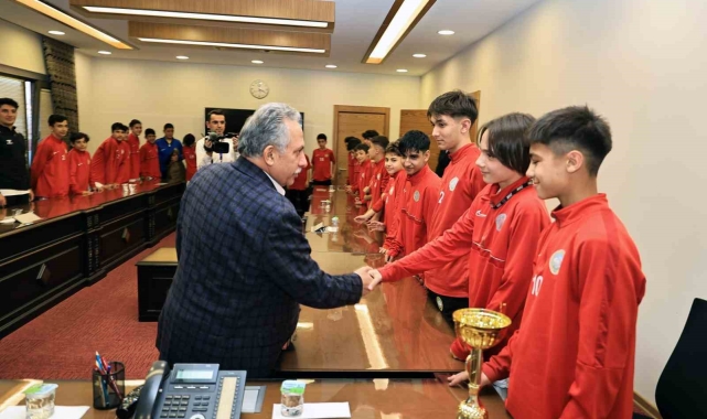 Şampiyon değişmedi, Talas Belediyespor U14 yine zirvede