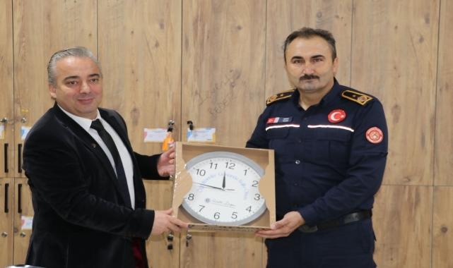 Samsun Büyükşehir Belediye Başkanı Doğan'ın hediyeleri öğretmenlere ulaştı