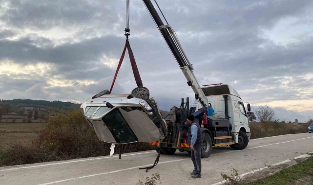 Samsun'da kontrolden çıkan otomobil 4 takla attı: 2 yaralı