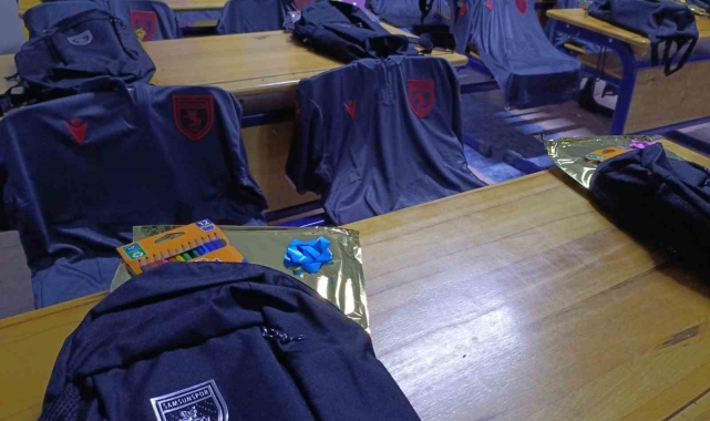 Samsunspor taraftarlarından kırsal okullara destek