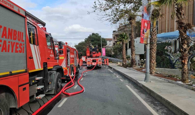 Sarıyer'de inşaatı 34 yıldır bitmeyen rezidansta yangın: Alevler kamerada