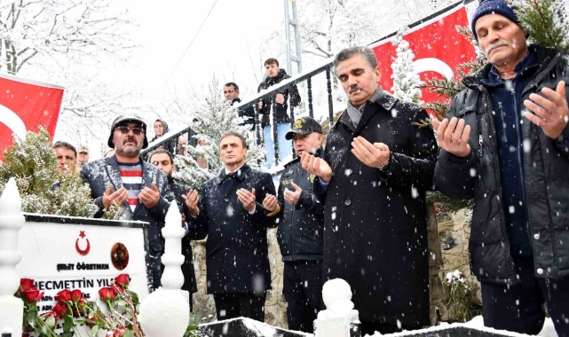 Şehit Öğretmen Necmettin Yılmaz Öğretmenler Günü'nde kabri başında anıldı