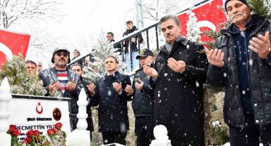 Şehit Öğretmen Necmettin Yılmaz Öğretmenler Günü'nde kabri başında anıldı