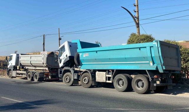 Seyir halindeki iki iş aracı alev aldı