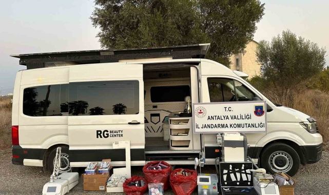 Seyyar botoks yapan sahte doktor adliyeye sevk edildi