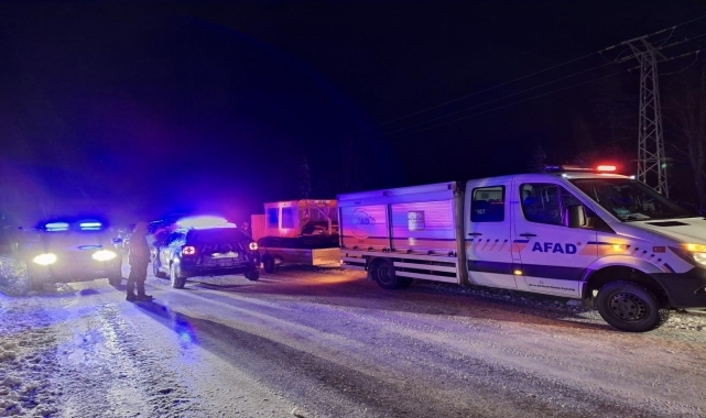 Sinop'ta kar ve tipi nedeniyle mahsur kalan 8 kişi kurtarıldı