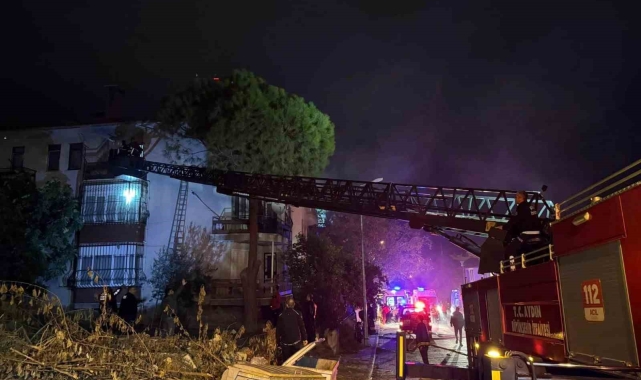 Söke&#039;deki yangında üç kişi dumandan etkilendi