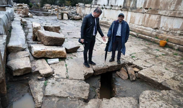 Stratonikeia Antik Kenti 5 büyük deprem yaşadı, altyapısı hala çalışıyor