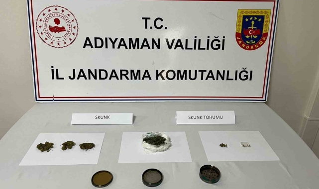 Şüpheli şahsın aracından uyuşturucu ele geçirildi
