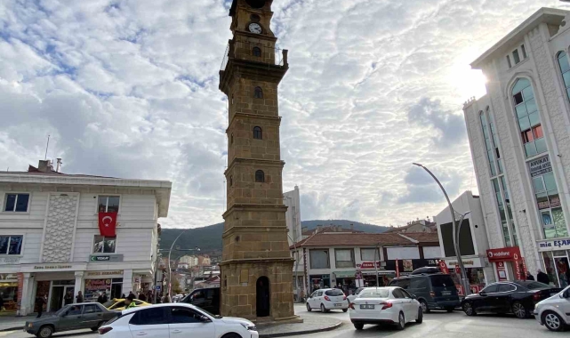Tarihi saat kulesinde duran zaman artık yeniden akıyor
