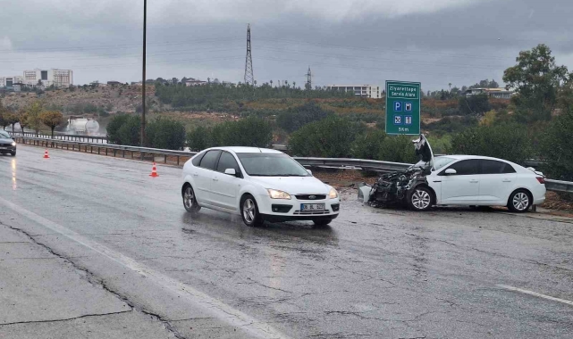 Tarsus'ta trafik kazası: 4 yaralı