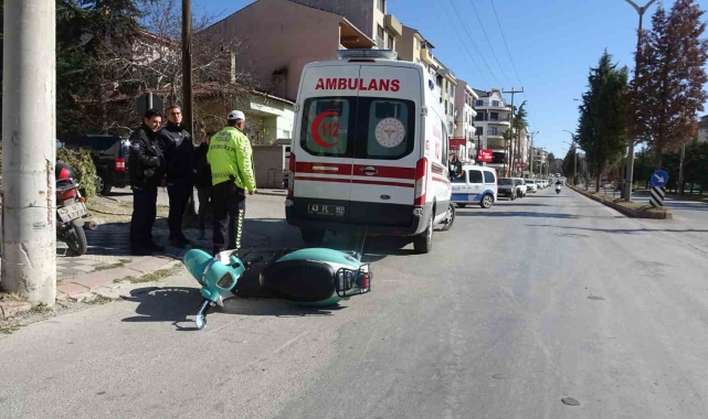 Tavşanlı'da motosiklet ile otomobil çarpıştı: 1 yaralı