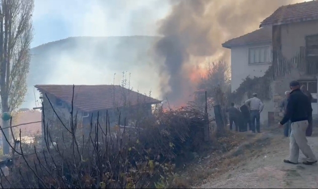 Tavşanlı'nın Kızılçukur köyünde korkutan yangın