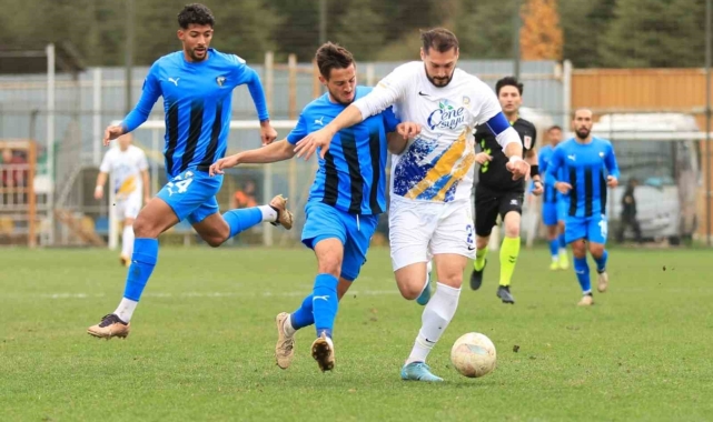 TFF 2. Lig: Belediye Derincespor: 0 - Karacabey Belediyespor: 2