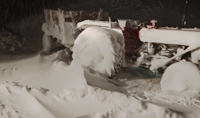 Tokat'ta kar timleri zorlu hava şartlarına karşı görev başında