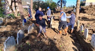 Trabzon'da mezarlıklardaki afet hasarları giderildi