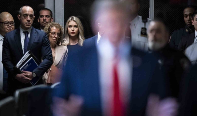 Trump, Karoline Leavitt'in Beyaz Saray Sözcüsü olacağını duyurdu
