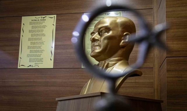 Türk dünyasındaki bakanlar, milletvekilleri, büyükelçiler bu enstitüden mezun