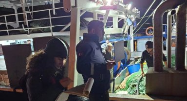 Türkeli'de hamsi avcılığı denetimleri sıklaştı