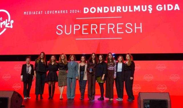 Türkiye'nin "Lovemark"ı SuperFresh, ödülüyle buluştu