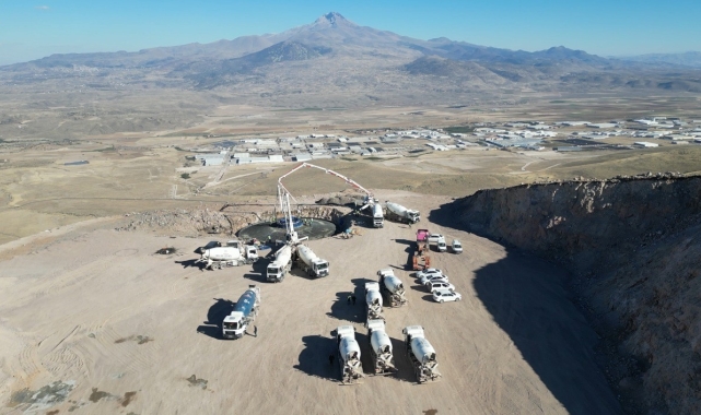 Türkiye&#039;nin toplu ulaşımdaki ilk RES Projesi&#039;nde önemli: 80 araçlık büyük türbin sevkiyatı başladı