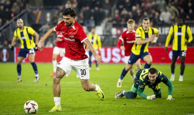 UEFA Avrupa Ligi: AZ Alkmaar: 3 - Fenerbahçe: 1