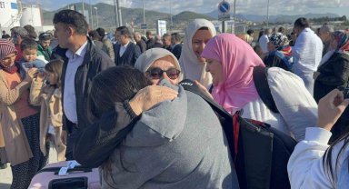 Umre yolcuları dualarla uğurlandı