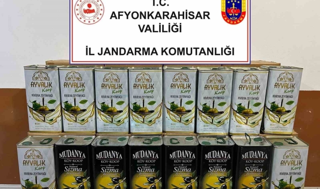Ürettiği sahte zeytinyağlarını satamadan jandarmaya yakalandı