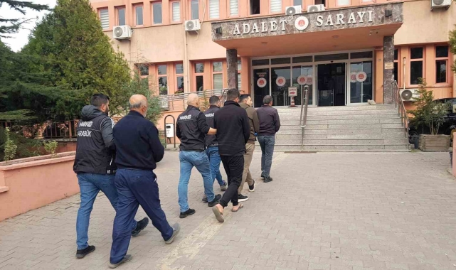 Uyuşturucu maddeyle yakalanan 4 şüpheli tutuklandı