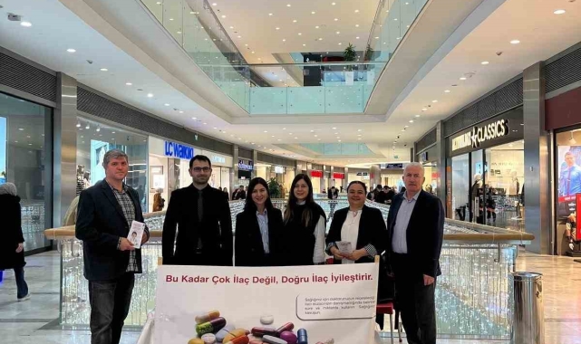 Vatandaşlara akılcı ilaç kullanımı anlatıldı