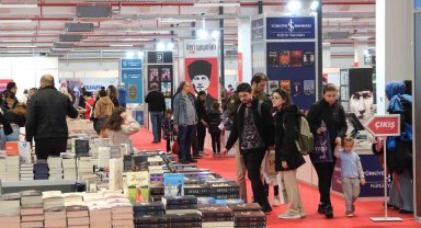Vatandaşlardan Aydın Büyükşehir'in Kitap Fuarı'na yoğun ilgi