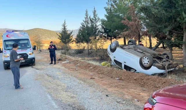 Virajı alamayan araç takla attı; 2 yaralı