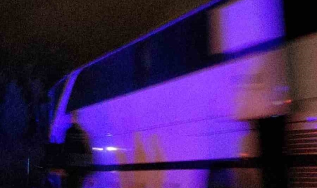 Yalova'da işçi servisi bariyerlere çarptı: 11 yaralı
