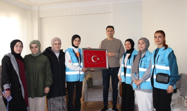 Yaralı polis memuruna anlamlı ziyaret
