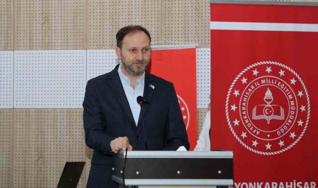 Yeşilay Başkanı Dinç: "Bu endüstri gece gündüz çocuklarımız ve gençlerimiz bağımlı olsun diye büyük bir uğraş veriyor"