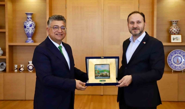Yeşilay Cemiyeti Genel Başkanı Dinç: "Türkiye'de yılda en az 100 bin kişi sigaradan hayatını kaybediyor"
