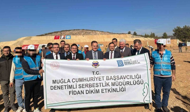 Yükümlüler 250 fidanla 'Yeşil Vatana' katkı verdi