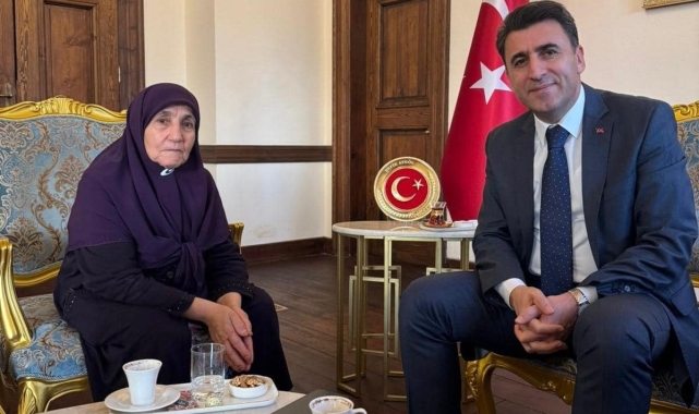 73 yaşında Nazire teyze ilk defa bir makam ziyareti yaptı